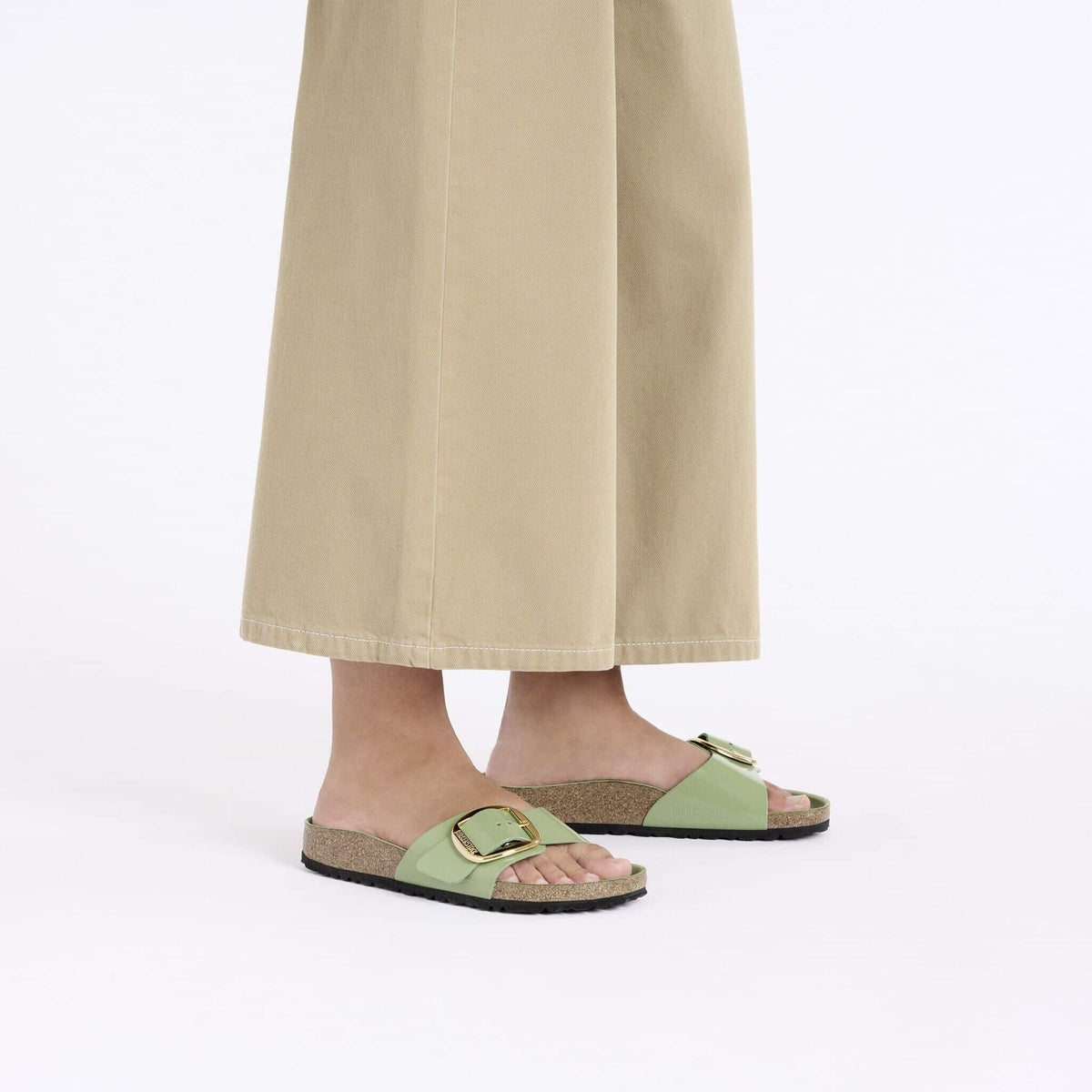 Madrid Big Buckle Natural Leather Patent