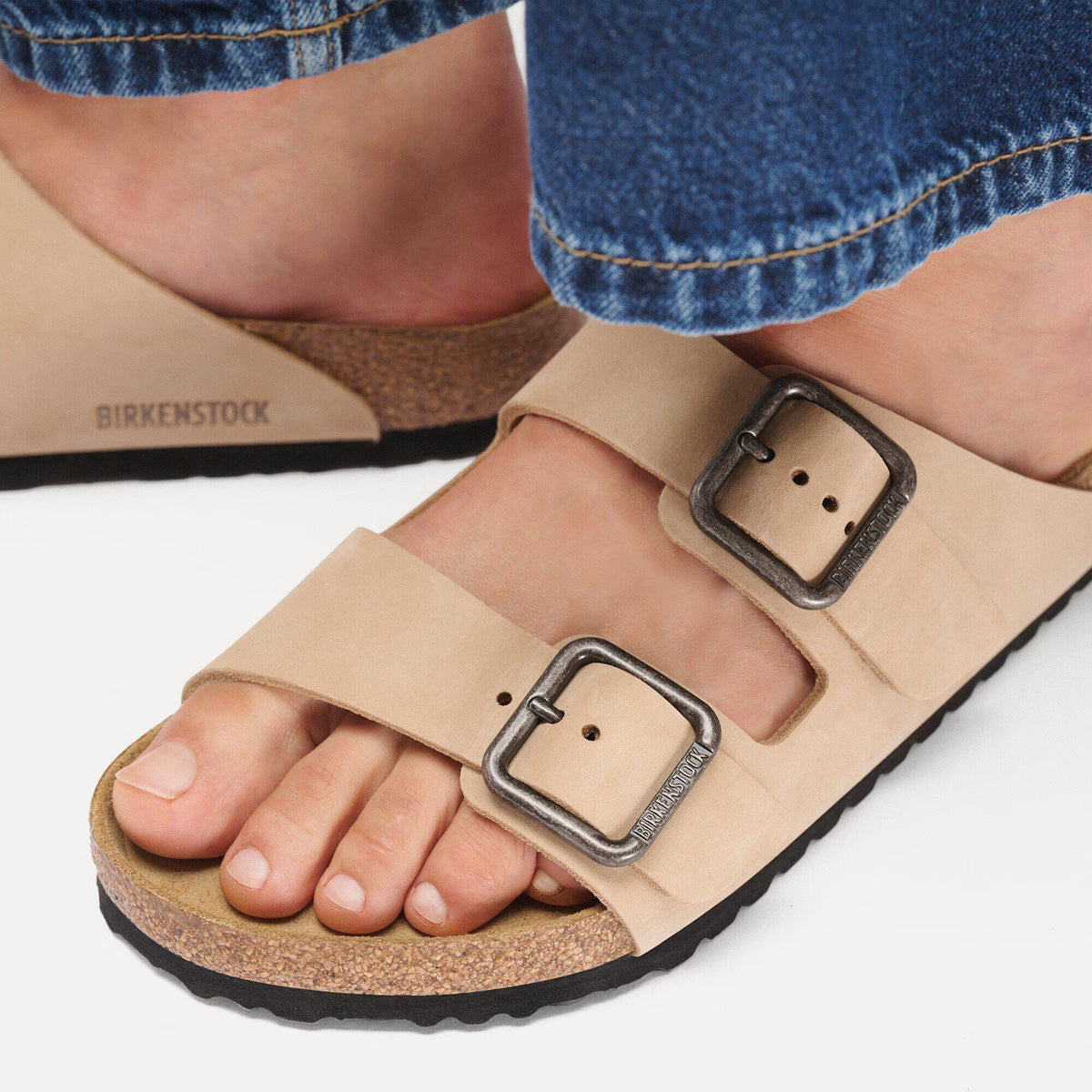 Arizona Wire Buckle Nubuk Leather